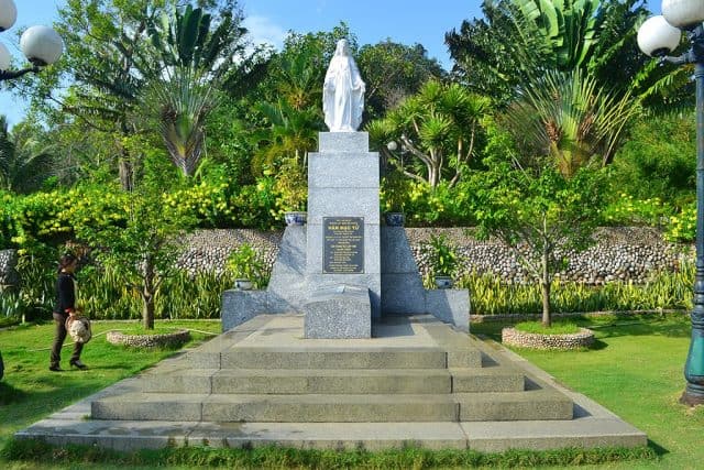 Tham quan khám phá khu tưởng niệm nhà thơ Hàm Mặc Tử Quy Nhơn Tham quan khám phá khu tưởng niệm nhà thơ Hàm Mặc Tử Quy Nhơn
