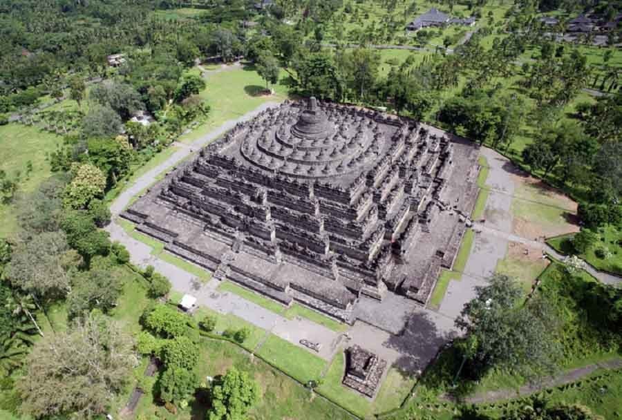 Đền Bô-rô-bu-đua ở Đâu? Khám Phá Kiến Trúc Phật Giáo Kỳ Vĩ Nhất Đền Bô-rô-bu-đua ở Đâu? Khám Phá Kiến Trúc Phật Giáo Kỳ Vĩ Nhất