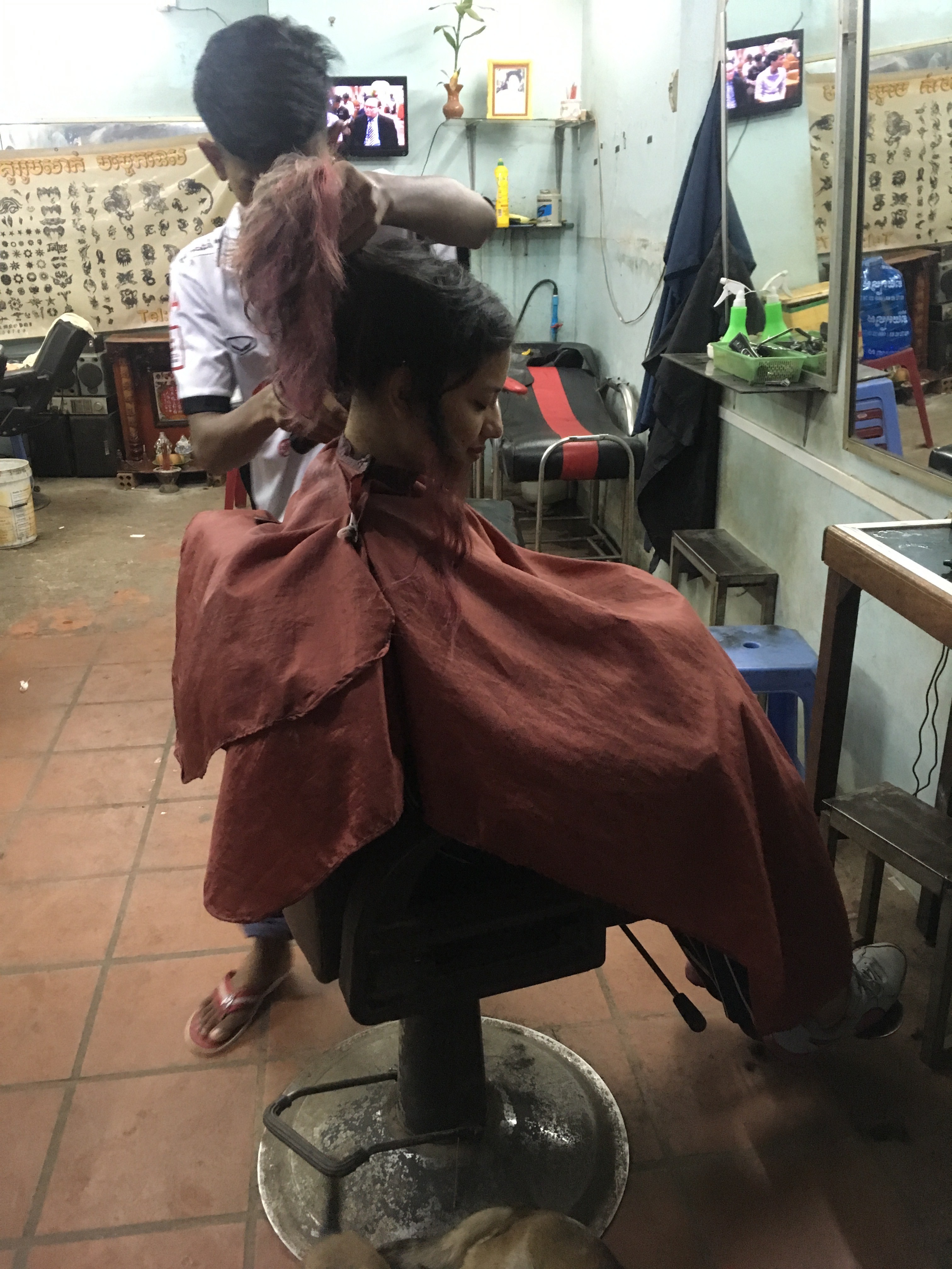 “Tôi Đã Làm Gì Với Mái Tóc Của Mình?” – Hành Trình Giải Phóng Bản Thân “Tôi Đã Làm Gì Với Mái Tóc Của Mình?” – Hành Trình Giải Phóng Bản Thân
