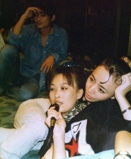Sex Sao Hoa Ngữ: Hé Lộ Góc Khuất Đằng Sau Ánh Hào Quang? Sex Sao Hoa Ngữ: Hé Lộ Góc Khuất Đằng Sau Ánh Hào Quang?