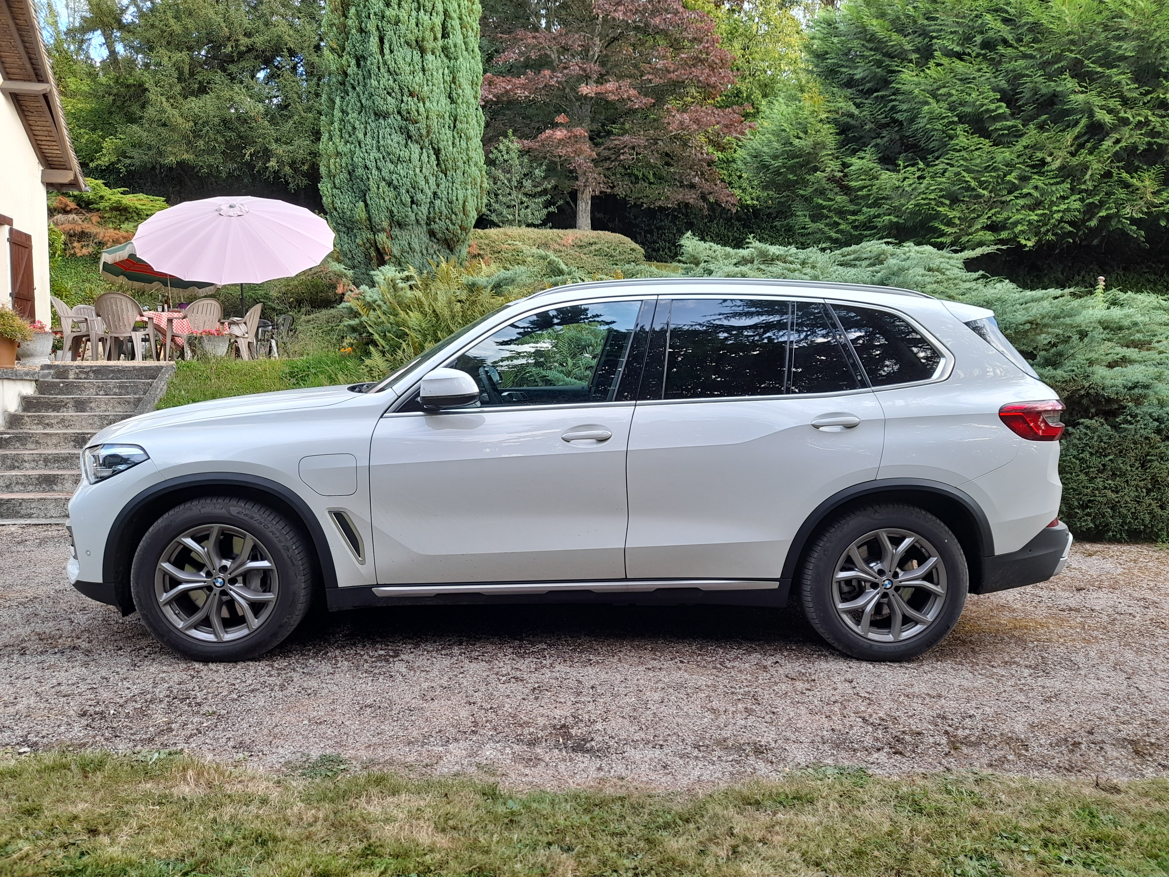 “My Uncle Has Just Bought”: Đánh Giá Chi Tiết BMW X5 xDrive 45e Tại Việt Nam “My Uncle Has Just Bought”: Đánh Giá Chi Tiết BMW X5 xDrive 45e Tại Việt Nam