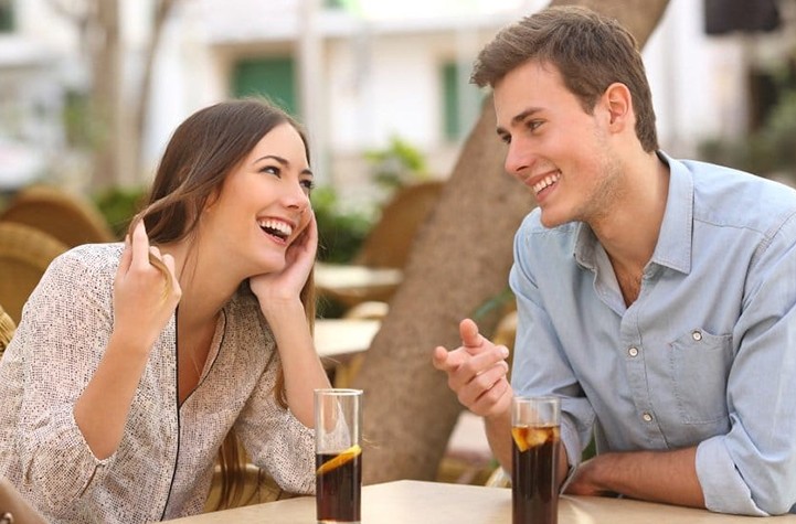 Tinh tế chỉ đơn giản là thể hiện tình cảm, lời nói trong lúc quan sát và lắng nghe họ