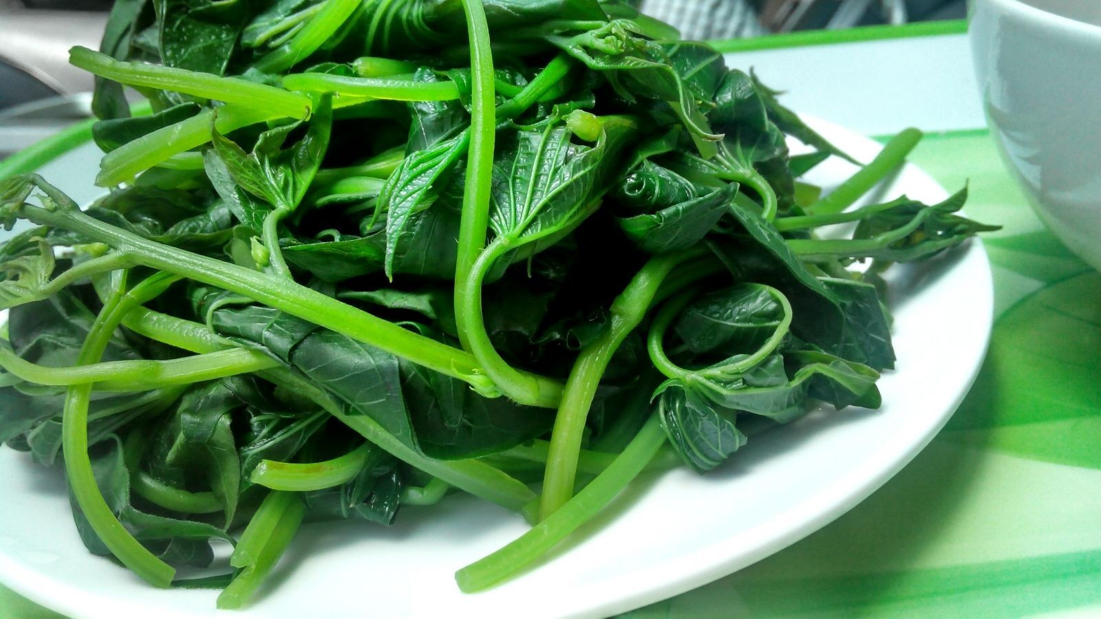 Làm mềm thịt, giúp các món hầm nhanh nhừ