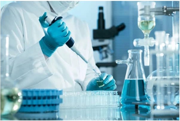 Các phản ứng hóa học xảy ra trong lò cao, CO đóng vai trò quan trọng trong việc khử oxit sắt