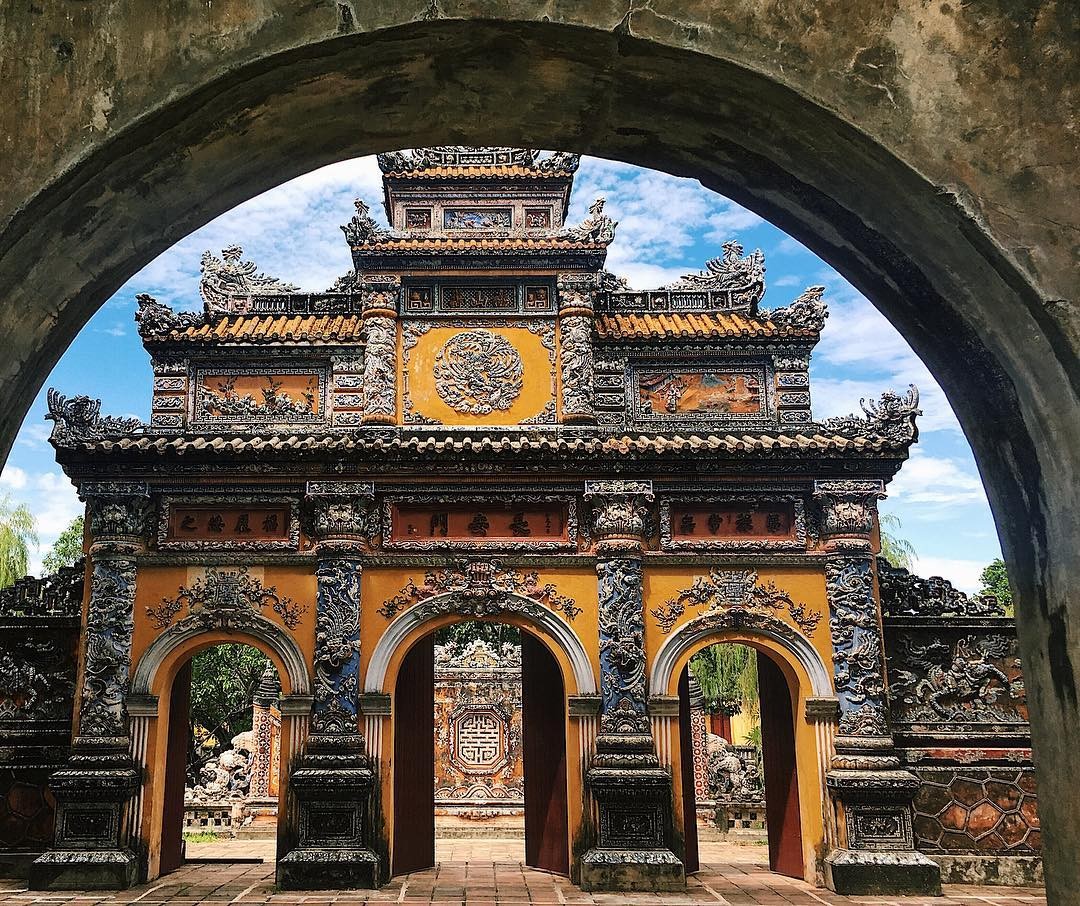 Đại Nội Huế: Thuyết Minh Chi Tiết Về Kiến Trúc, Lịch Sử Và Tham Quan Đại Nội Huế: Thuyết Minh Chi Tiết Về Kiến Trúc, Lịch Sử Và Tham Quan