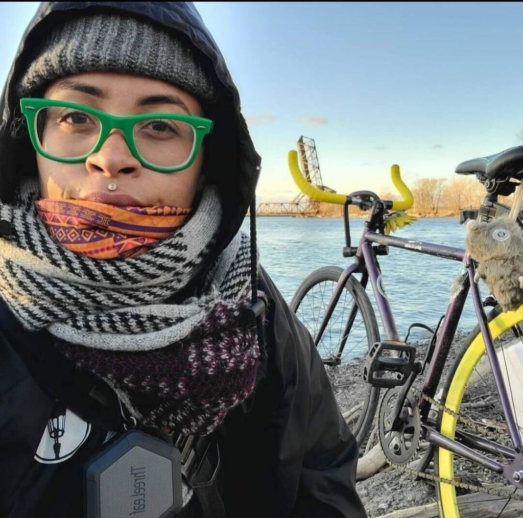 Vì Sao “She Often Goes To School By Bike But Yesterday” Lại Quan Trọng? Vì Sao “She Often Goes To School By Bike But Yesterday” Lại Quan Trọng?