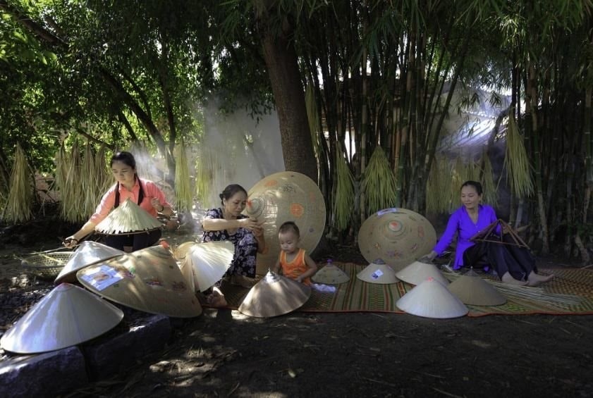Tình Làng Nghĩa Xóm: Tối Lửa Tắt Đèn Có Nhau Là Gì? Tình Làng Nghĩa Xóm: Tối Lửa Tắt Đèn Có Nhau Là Gì?