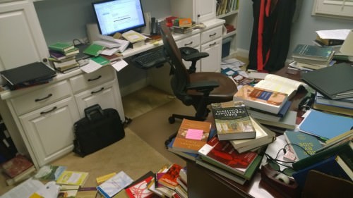 “I Found This Book On My Desk”: Ý Nghĩa Gì Và Nên Làm Gì? “I Found This Book On My Desk”: Ý Nghĩa Gì Và Nên Làm Gì?