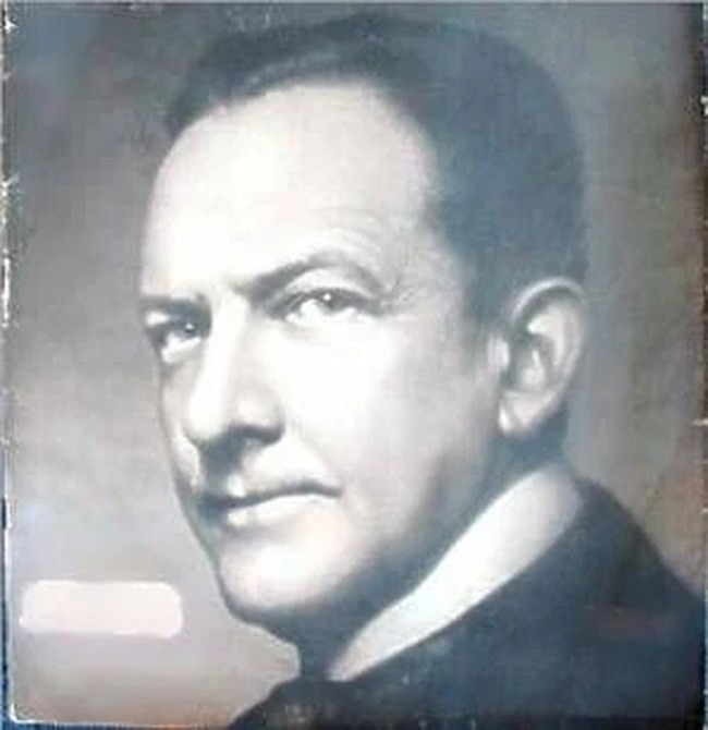 Henry Fischel, giáo sư ngôn ngữ, cũng được cho là người tạo ra thi học kỳ.