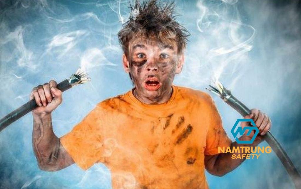 **Tai Nạn Điện Thường Xảy Ra Do Những Nguyên Nhân Nào?** **Tai Nạn Điện Thường Xảy Ra Do Những Nguyên Nhân Nào?**