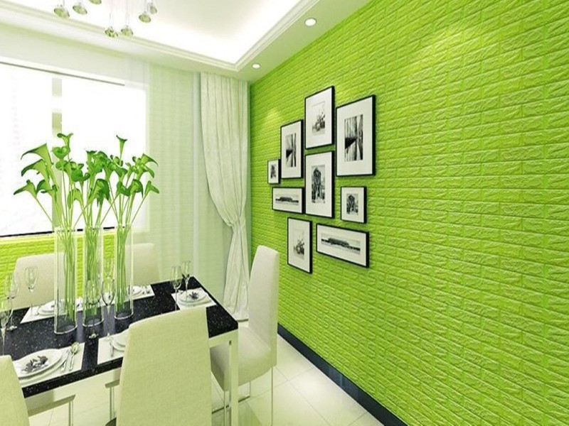 Xốp dán tường chỉ có khả năng cách điện trong điều kiện thường.