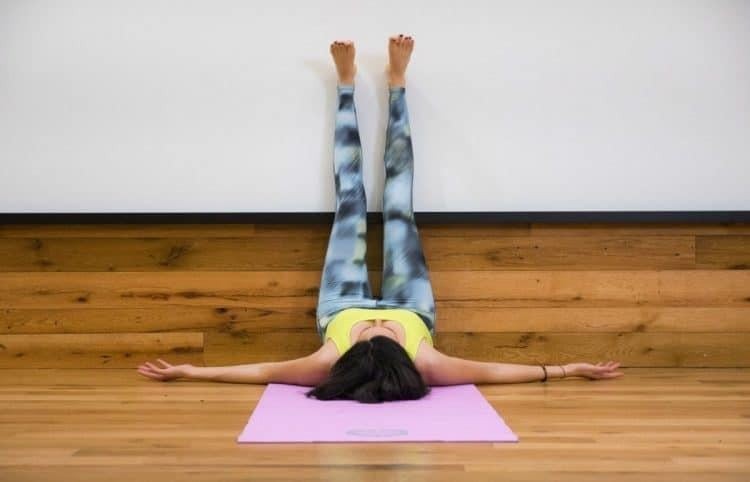Yoga Thư Giãn: Bí Quyết Giảm Căng Thẳng, Tăng Cường Sức Khỏe Tại Việt Nam? Yoga Thư Giãn: Bí Quyết Giảm Căng Thẳng, Tăng Cường Sức Khỏe Tại Việt Nam?