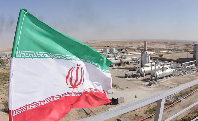 Khai thác dầu mỏ ở Iran