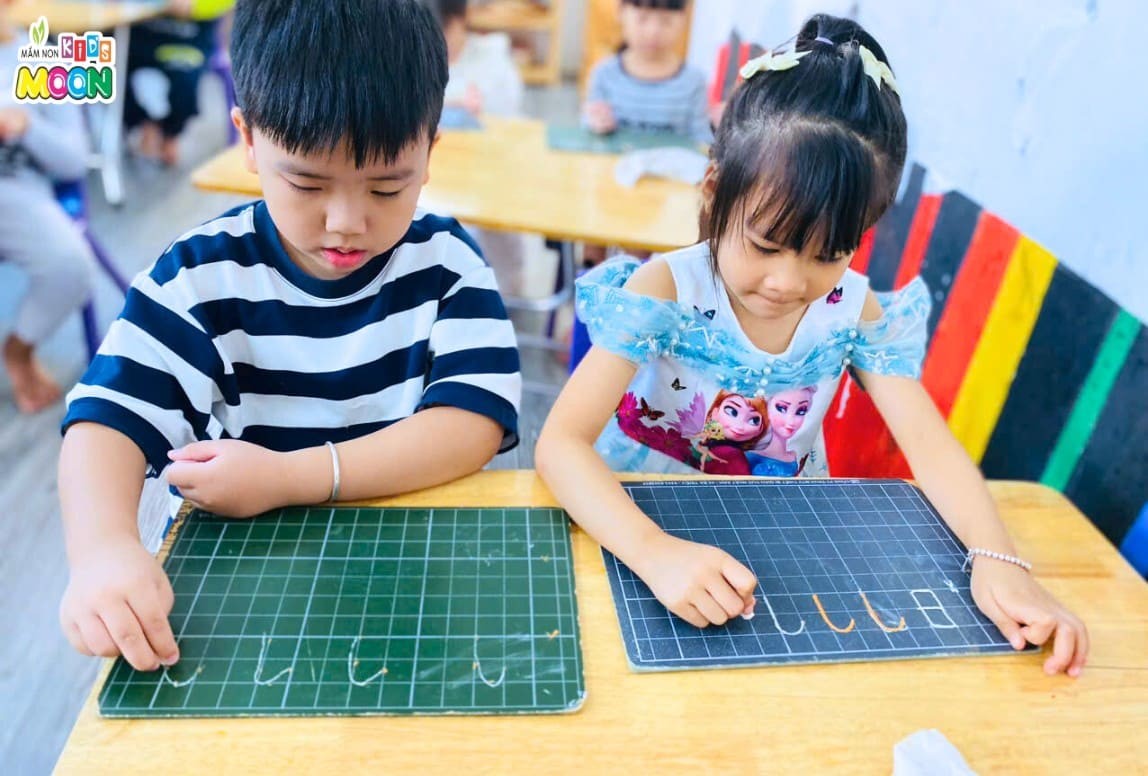 Nét Móc Xuôi Là Gì? Hướng Dẫn Chi Tiết Cách Viết Chuẩn Nét Móc Xuôi Là Gì? Hướng Dẫn Chi Tiết Cách Viết Chuẩn