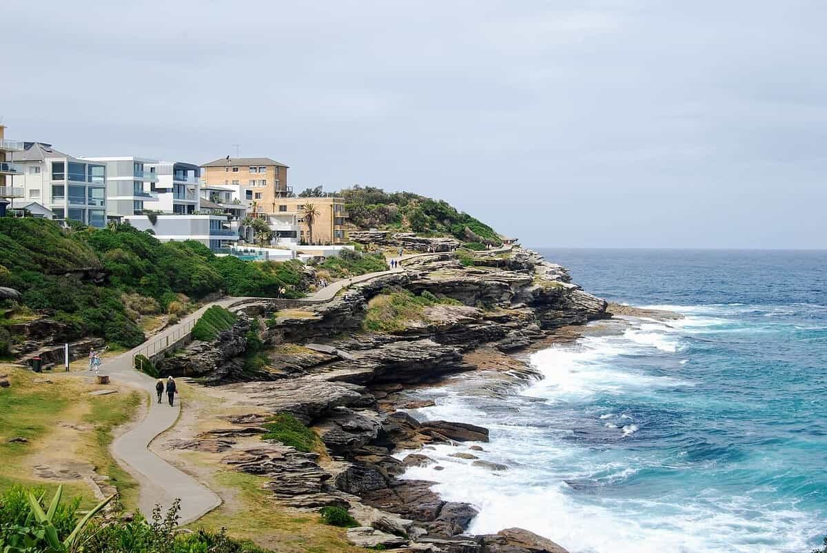 Bondi Is The Beautiful Beach: Khám Phá Tuyến Đi Bộ Ven Biển Tuyệt Vời Nhất Sydney Bondi Is The Beautiful Beach: Khám Phá Tuyến Đi Bộ Ven Biển Tuyệt Vời Nhất Sydney