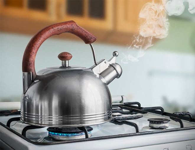 Sử dụng giấm ăn để loại bỏ cặn đá vôi
